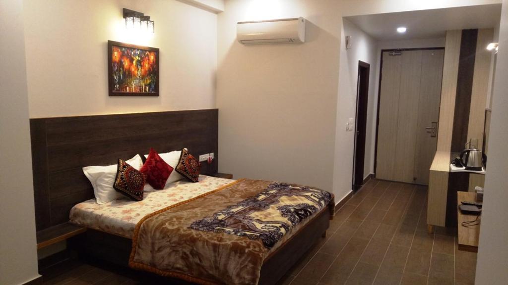 Alankrita Suites & Party Halls Meerut Dış mekan fotoğraf
