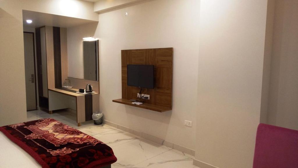 Alankrita Suites & Party Halls Meerut Dış mekan fotoğraf